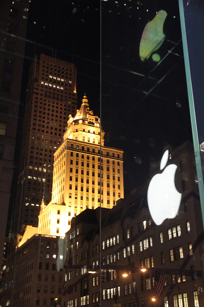 Apple reflection